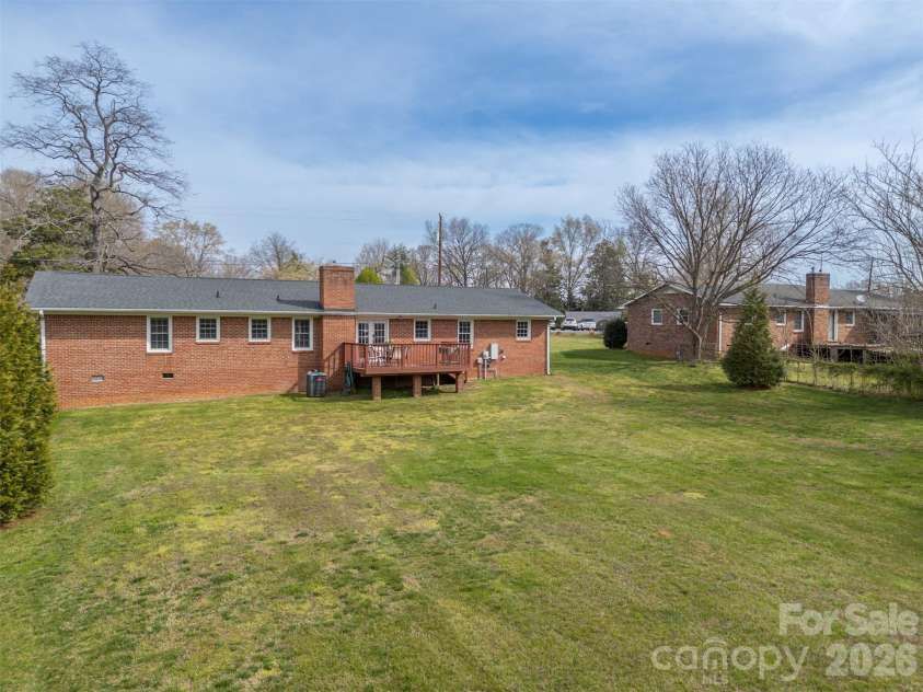 820 Brookwood Drive, Landrum, SC 29356.  MLS# CAR4359924, YatesRealty ID 7997. 