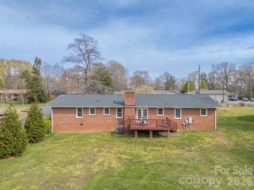 820 Brookwood Drive, Landrum, SC 29356.  MLS# CAR4359924, YatesRealty ID 7997. 