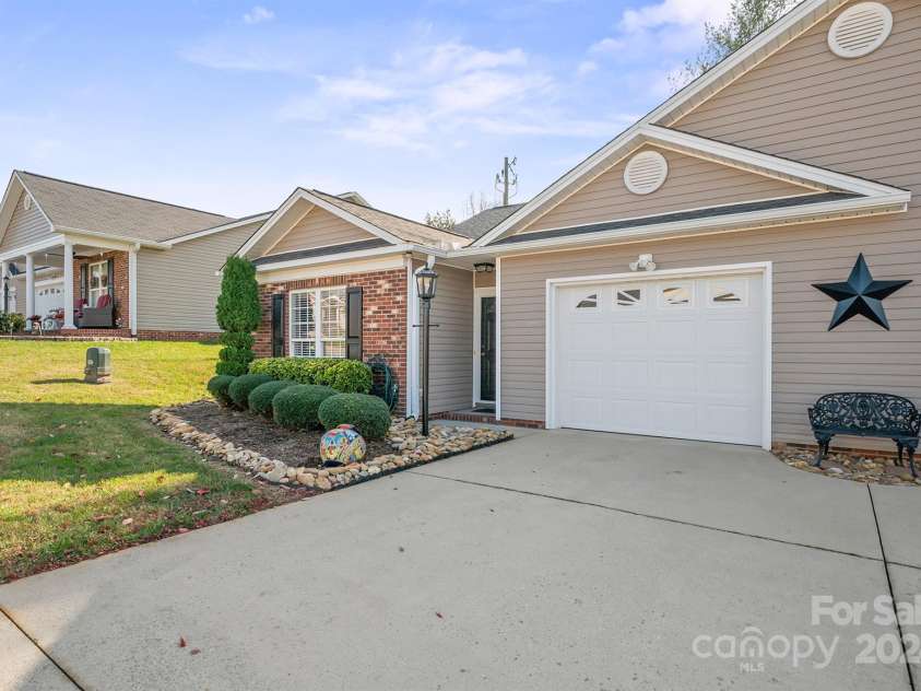 129 MORGAN TRACE Drive, Valdese, NC 28690.  MLS# CAR4204925, YatesRealty ID 7999. 