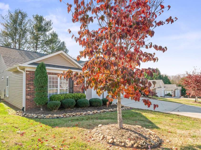 129 MORGAN TRACE Drive, Valdese, NC 28690.  MLS# CAR4204925, YatesRealty ID 7999. 