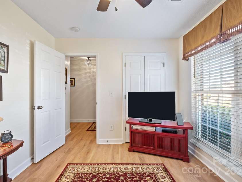 129 MORGAN TRACE Drive, Valdese, NC 28690.  MLS# CAR4204925, YatesRealty ID 7999. 