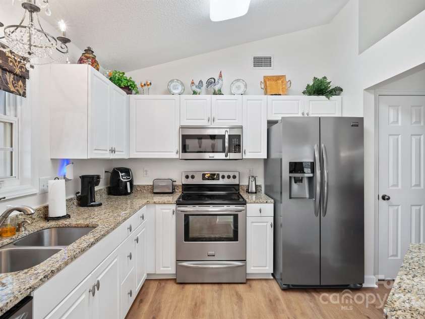129 MORGAN TRACE Drive, Valdese, NC 28690.  MLS# CAR4204925, YatesRealty ID 7999. 
