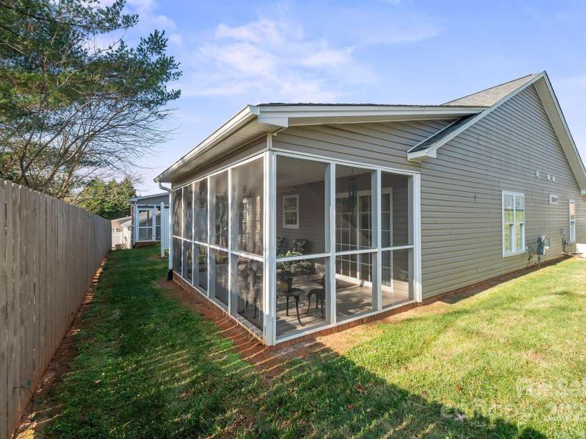 129 MORGAN TRACE Drive, Valdese, NC 28690.  MLS# CAR4204925, YatesRealty ID 7999. 