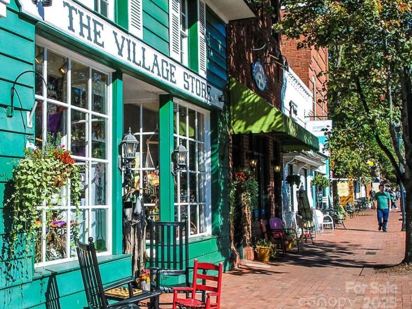 1430 Samuel Spencer Parkway, Davidson, NC 28036.  MLS# CAR4305336, YatesRealty ID 8. Downtown Davidson, NC