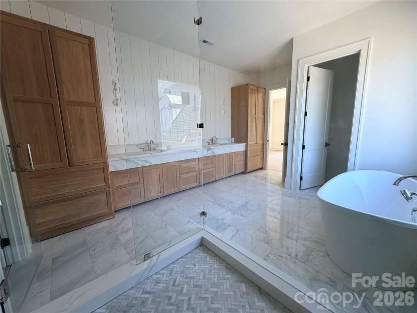 1430 Samuel Spencer Parkway, Davidson, NC 28036.  MLS# CAR4305336, YatesRealty ID 8. Primary Bathroom