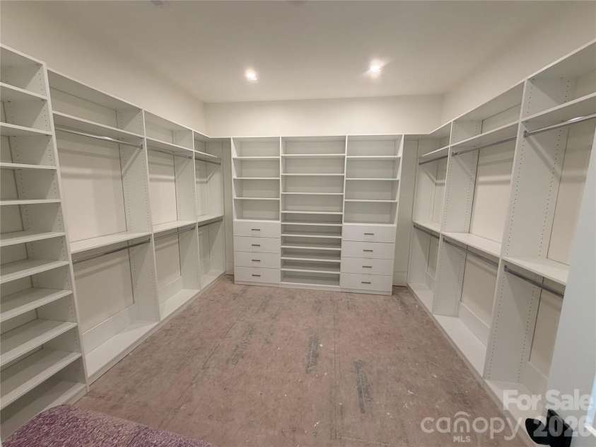 1430 Samuel Spencer Parkway, Davidson, NC 28036.  MLS# CAR4305336, YatesRealty ID 8. Primary Closet
