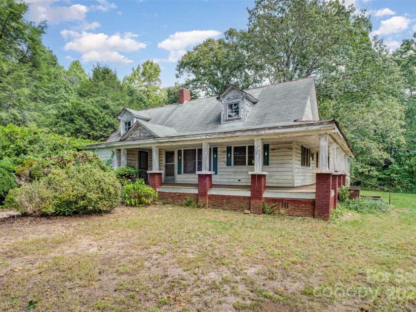 2412 Daves Drive, Shelby, NC 28150.  MLS# CAR4302665, YatesRealty ID 8. 