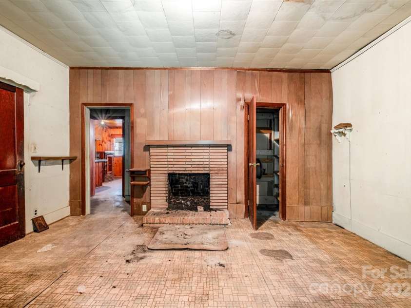 2412 Daves Drive, Shelby, NC 28150.  MLS# CAR4302665, YatesRealty ID 8. 