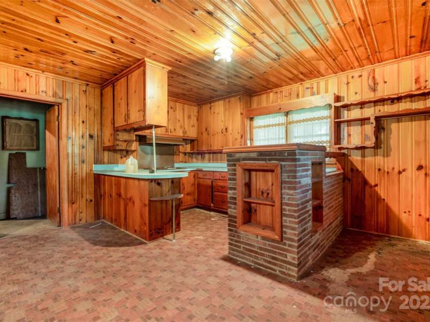 2412 Daves Drive, Shelby, NC 28150.  MLS# CAR4302665, YatesRealty ID 8. 