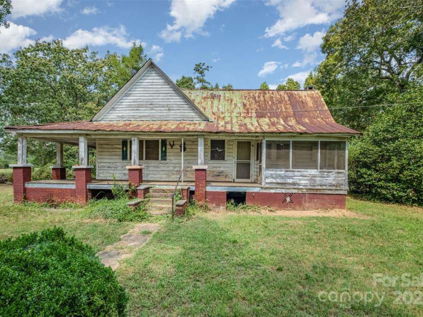 2412 Daves Drive, Shelby, NC 28150.  MLS# CAR4302665, YatesRealty ID 8. 