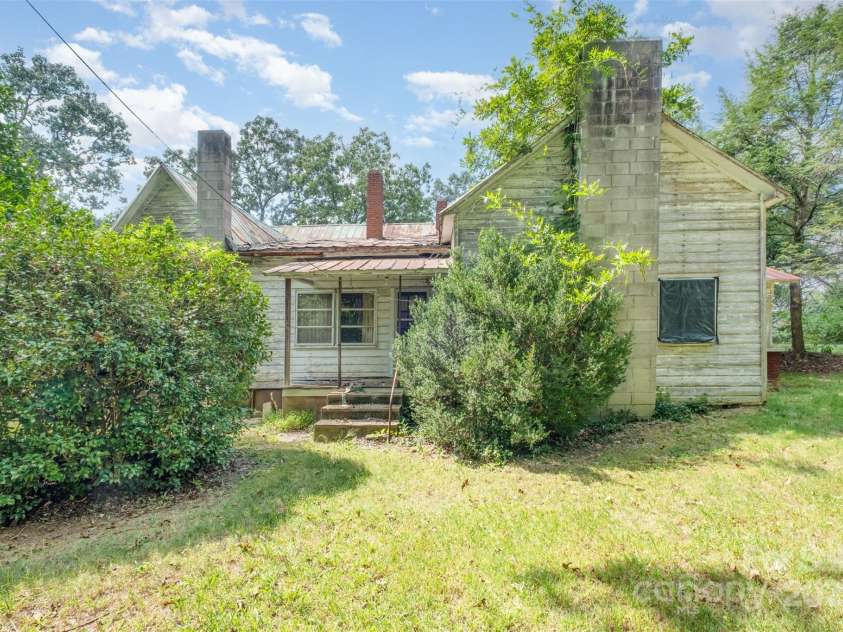 2412 Daves Drive, Shelby, NC 28150.  MLS# CAR4302665, YatesRealty ID 8. 