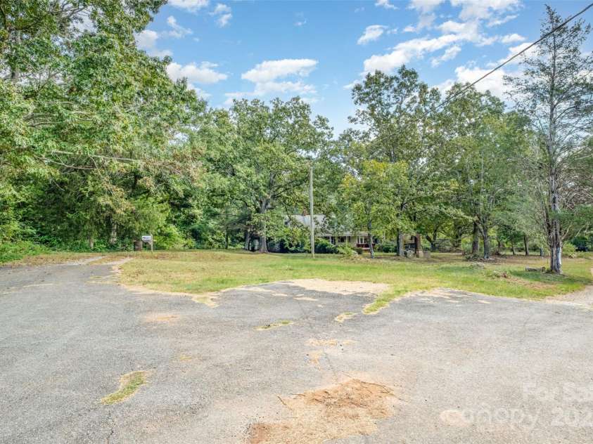 2412 Daves Drive, Shelby, NC 28150.  MLS# CAR4302665, YatesRealty ID 8. 