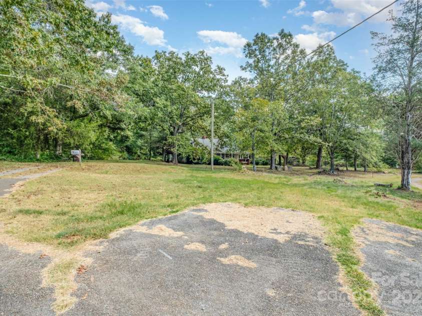 2412 Daves Drive, Shelby, NC 28150.  MLS# CAR4302665, YatesRealty ID 8. 