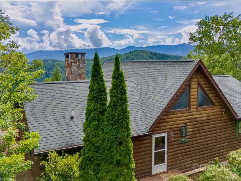 807 Pine Tree Road, Spruce Pine, NC 28777.  MLS# CAR4295412, YatesRealty ID 80. 