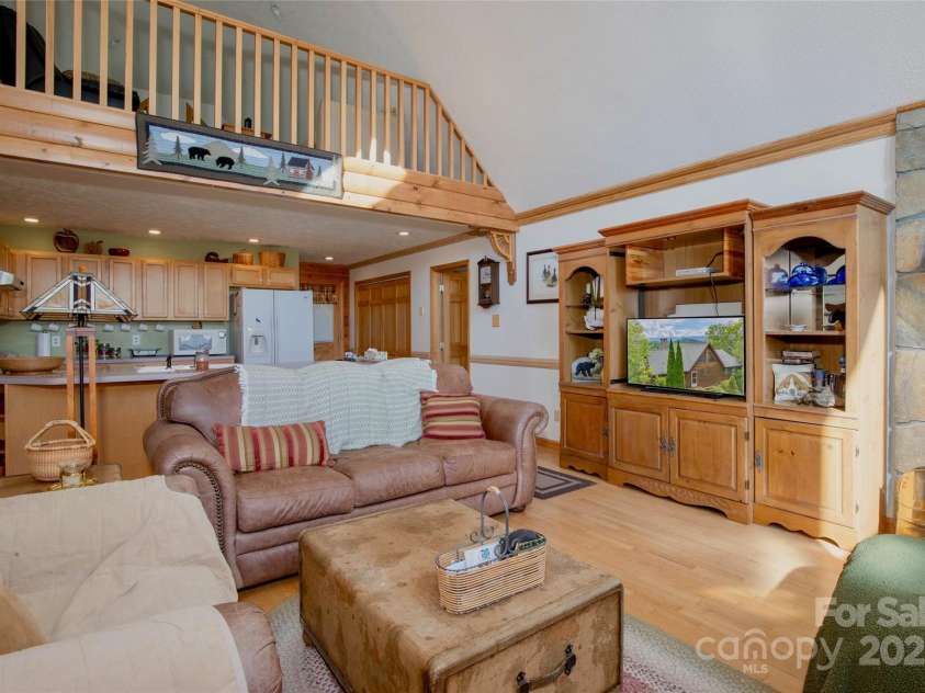 807 Pine Tree Road, Spruce Pine, NC 28777.  MLS# CAR4295412, YatesRealty ID 80. 