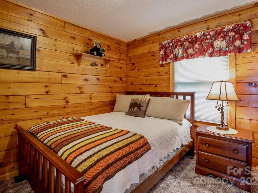 807 Pine Tree Road, Spruce Pine, NC 28777.  MLS# CAR4295412, YatesRealty ID 80. 