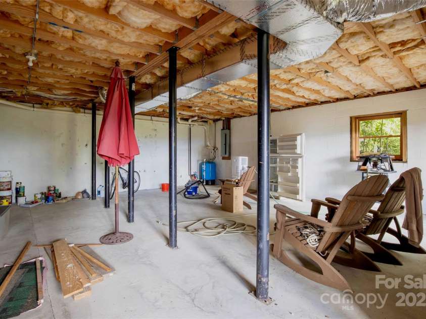 807 Pine Tree Road, Spruce Pine, NC 28777.  MLS# CAR4295412, YatesRealty ID 80. 