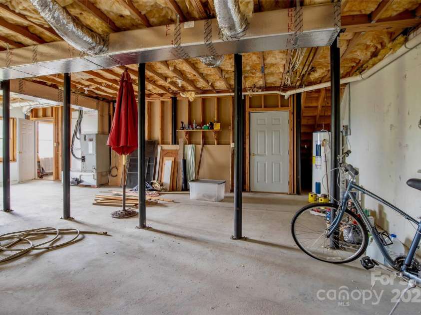 807 Pine Tree Road, Spruce Pine, NC 28777.  MLS# CAR4295412, YatesRealty ID 80. 