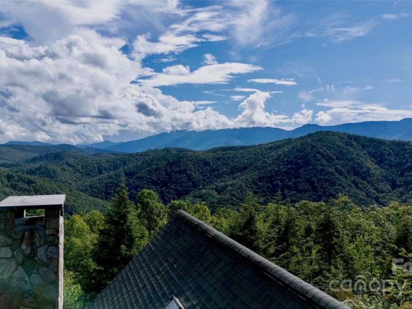 807 Pine Tree Road, Spruce Pine, NC 28777.  MLS# CAR4295412, YatesRealty ID 80. 