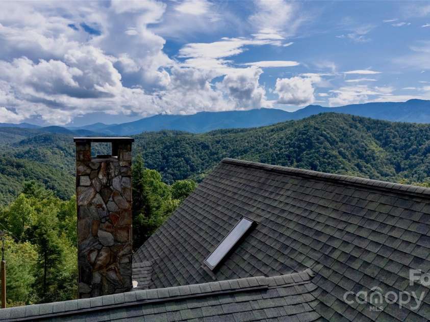 807 Pine Tree Road, Spruce Pine, NC 28777.  MLS# CAR4295412, YatesRealty ID 80. 