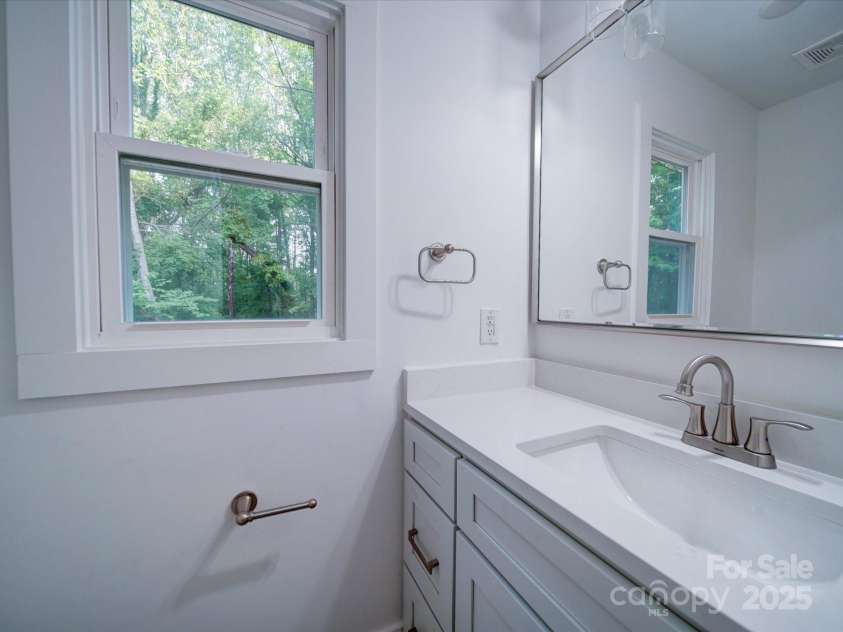 300 Leeper Avenue, Belmont, NC 28012.  MLS# CAR4250374, YatesRealty ID 8000. 1/2 Bath