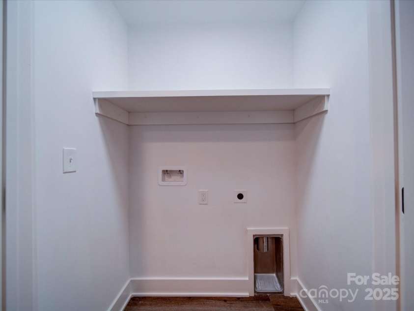 300 Leeper Avenue, Belmont, NC 28012.  MLS# CAR4250374, YatesRealty ID 8000. 2nd LQ Laundry