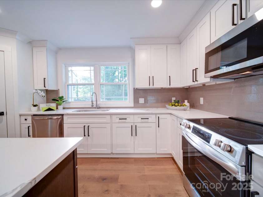 300 Leeper Avenue, Belmont, NC 28012.  MLS# CAR4250374, YatesRealty ID 8000. 