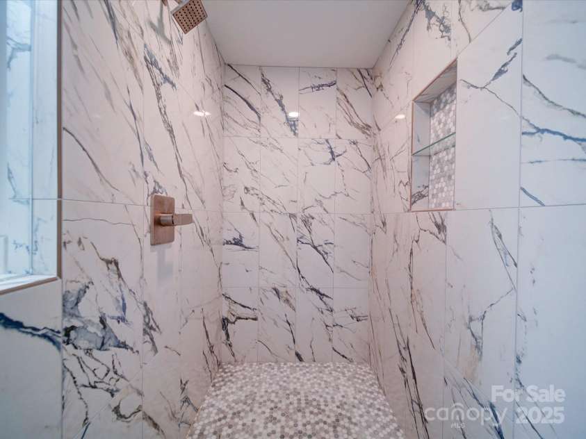 300 Leeper Avenue, Belmont, NC 28012.  MLS# CAR4250374, YatesRealty ID 8000. Primary Bath