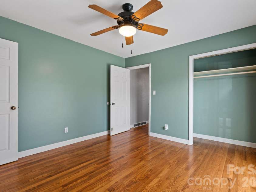 33 Monte Vista Terrace, Candler, NC 28715.  MLS# CAR4361226, YatesRealty ID 8000. 2nd Bedroom