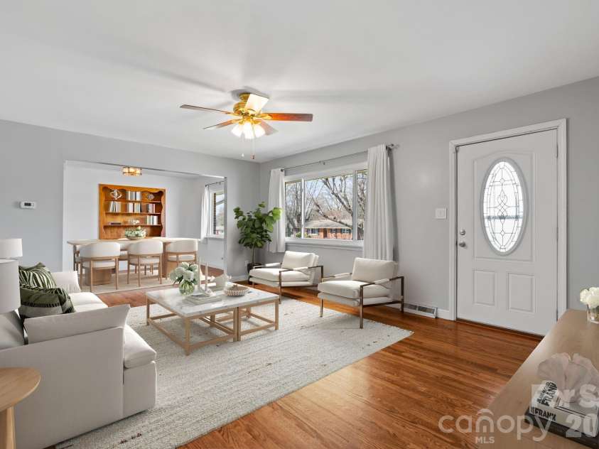 33 Monte Vista Terrace, Candler, NC 28715.  MLS# CAR4361226, YatesRealty ID 8000. 