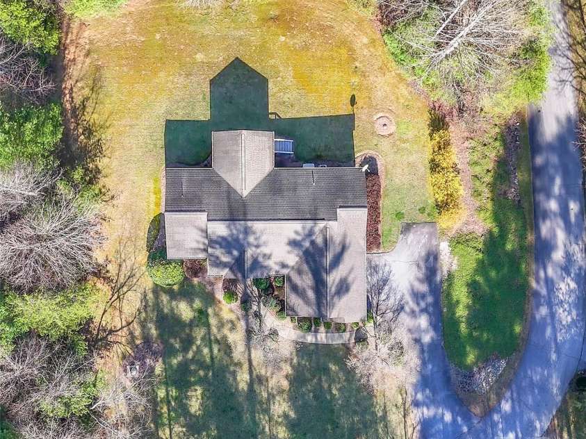 102 Fish Hawk Drive, Hendersonville, NC 28739.  MLS# CAR4360924, YatesRealty ID 8002. Bird with a camera