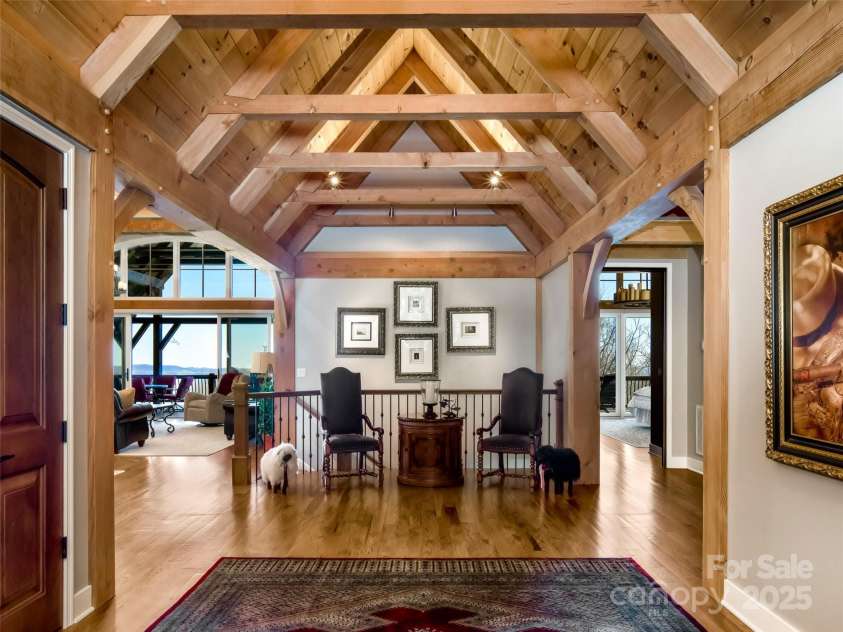 306 Dancing Bear Drive, Hendersonville, NC 28792.  MLS# CAR4234568, YatesRealty ID 8003. Extended Foyer