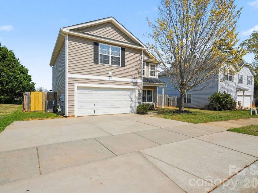 581 Winborne Avenue, Concord, NC 28025.  MLS# CAR4361983, YatesRealty ID 8003. 