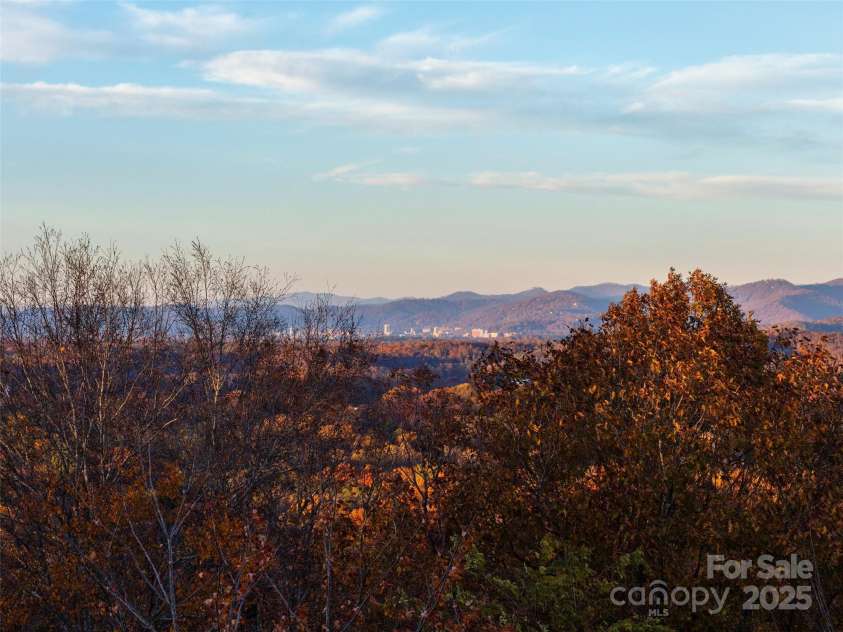 222 Secluded Hills Lane, Arden, NC 28704.  MLS# CAR4319899, YatesRealty ID 8005. 