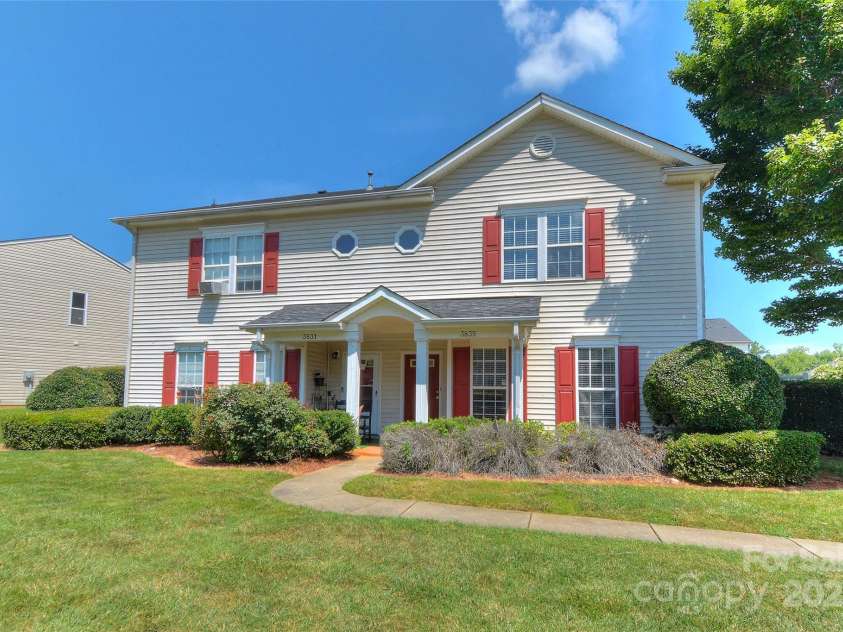 3835 Mohawk Court, Charlotte, NC 28215.  MLS# CAR4242965, YatesRealty ID 8005. 