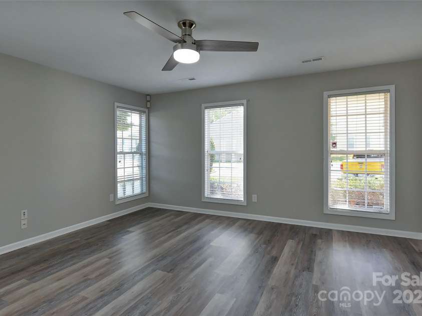 3835 Mohawk Court, Charlotte, NC 28215.  MLS# CAR4242965, YatesRealty ID 8005. 