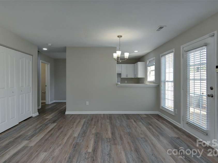 3835 Mohawk Court, Charlotte, NC 28215.  MLS# CAR4242965, YatesRealty ID 8005. 