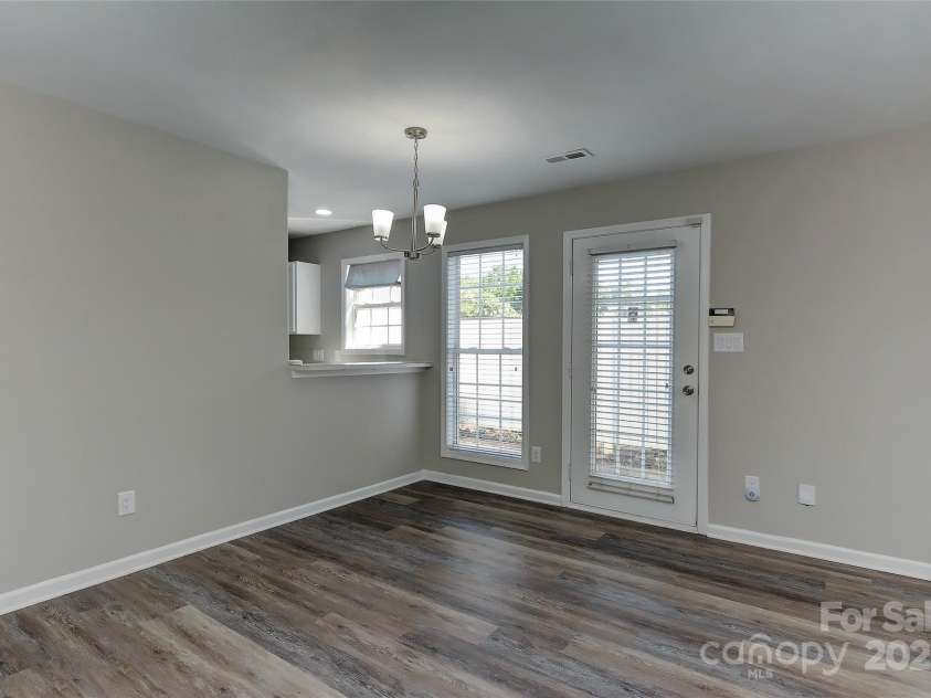 3835 Mohawk Court, Charlotte, NC 28215.  MLS# CAR4242965, YatesRealty ID 8005. 