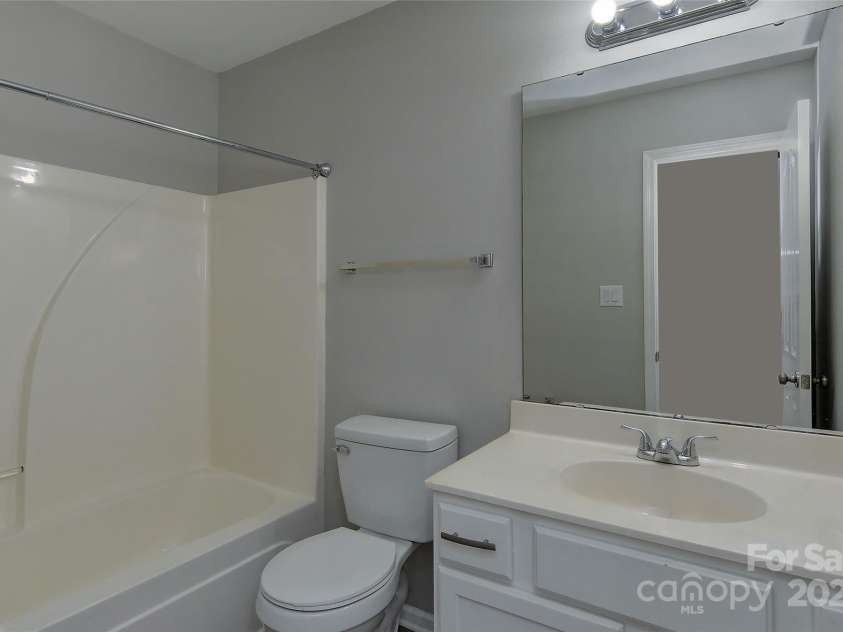 3835 Mohawk Court, Charlotte, NC 28215.  MLS# CAR4242965, YatesRealty ID 8005. 