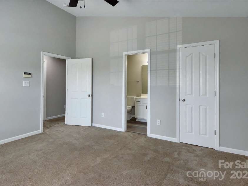 3835 Mohawk Court, Charlotte, NC 28215.  MLS# CAR4242965, YatesRealty ID 8005. 