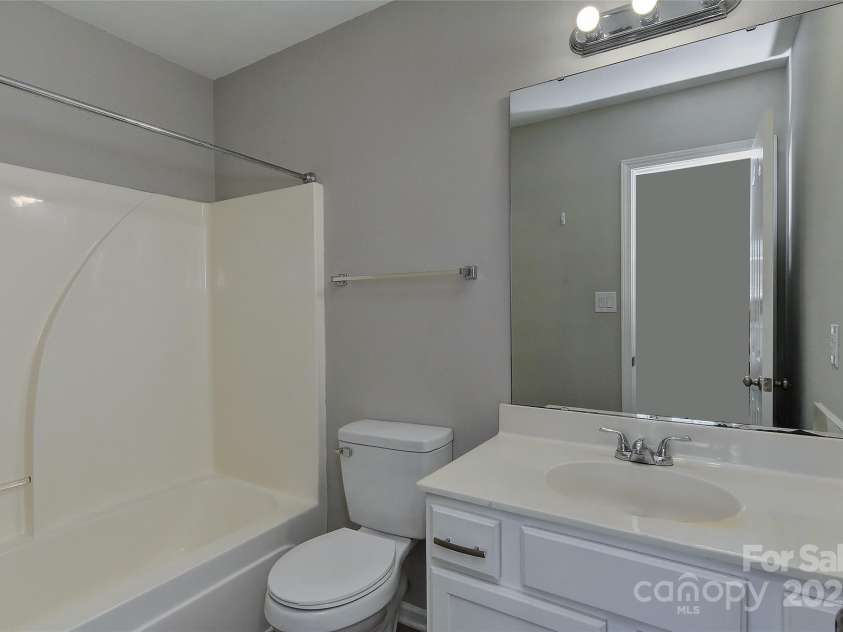 3835 Mohawk Court, Charlotte, NC 28215.  MLS# CAR4242965, YatesRealty ID 8005. 