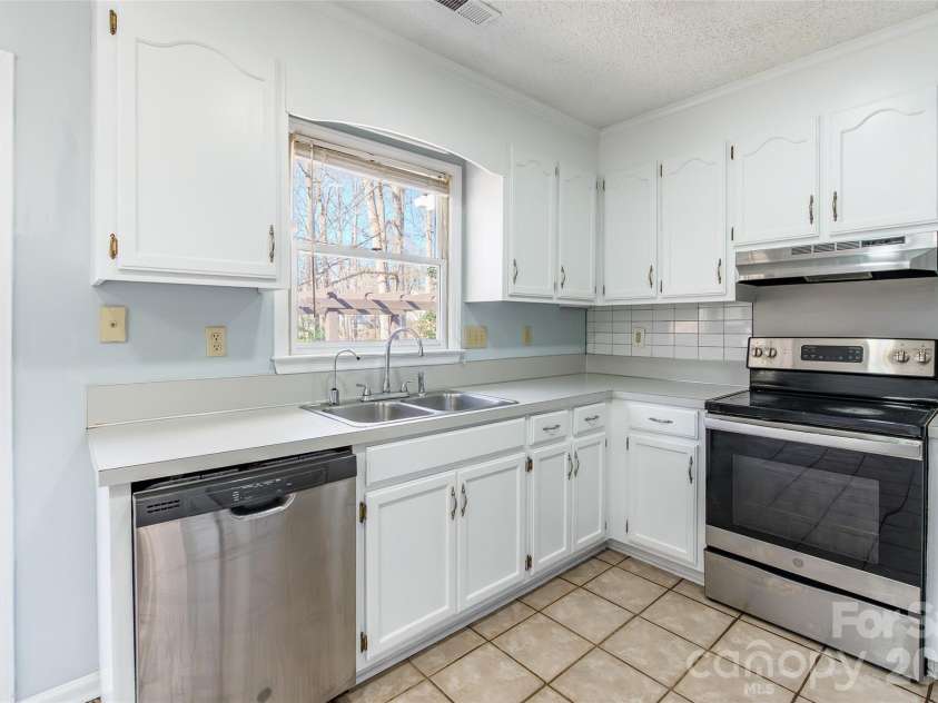 7225 McTeal Place, Charlotte, NC 28262.  MLS# CAR4334886, YatesRealty ID 8008. 