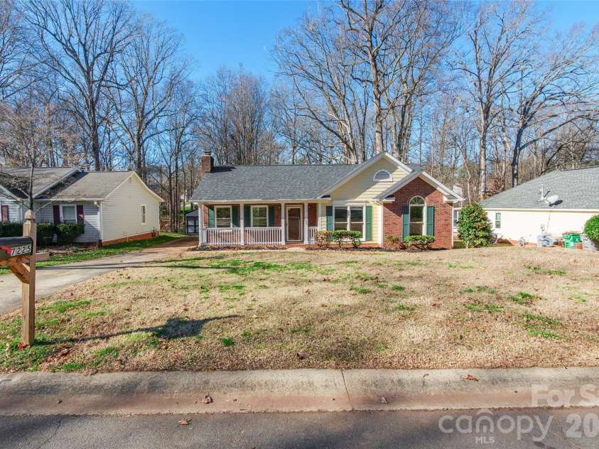 7225 McTeal Place, Charlotte, NC 28262.  MLS# CAR4334886, YatesRealty ID 8008. 