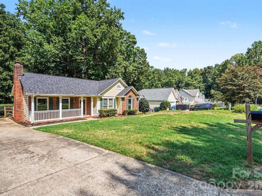 7225 Mcteal Place, Charlotte, NC 28262.  MLS# CAR4421382, YatesRealty ID 8008. 