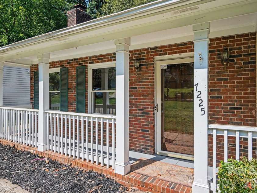 7225 Mcteal Place, Charlotte, NC 28262.  MLS# CAR4421382, YatesRealty ID 8008. 