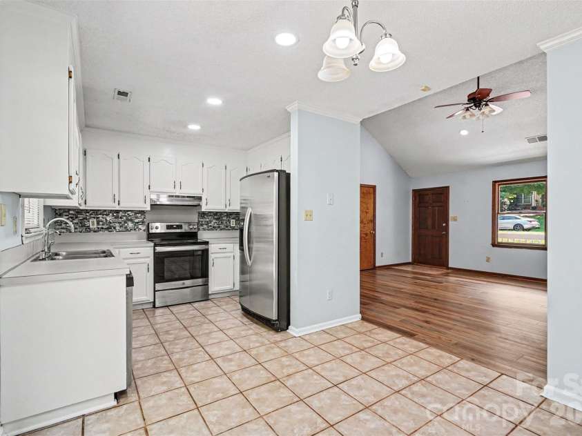 7225 Mcteal Place, Charlotte, NC 28262.  MLS# CAR4421382, YatesRealty ID 8008. 