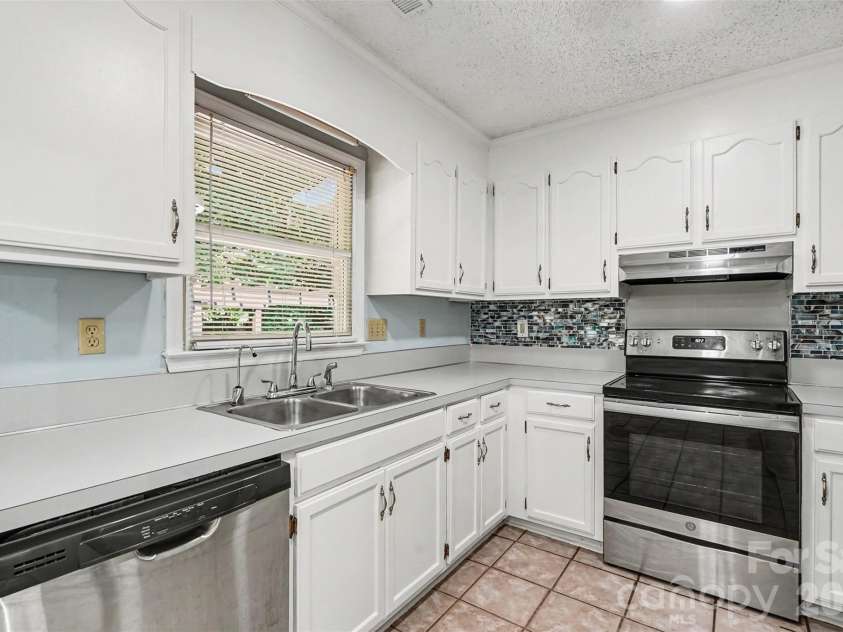 7225 Mcteal Place, Charlotte, NC 28262.  MLS# CAR4421382, YatesRealty ID 8008. 