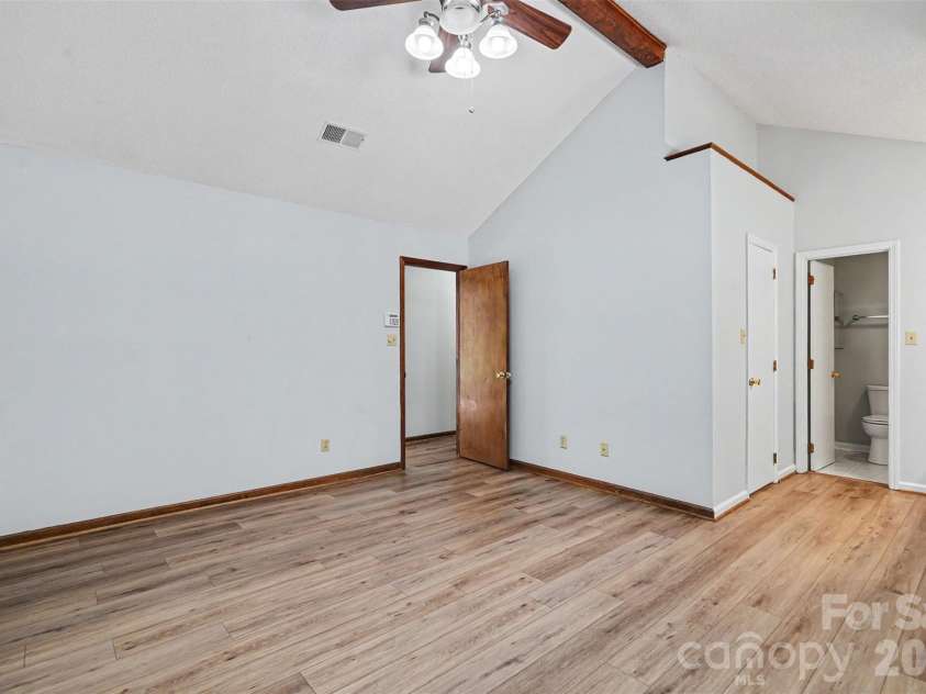 7225 Mcteal Place, Charlotte, NC 28262.  MLS# CAR4421382, YatesRealty ID 8008. 