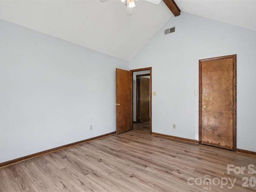 7225 Mcteal Place, Charlotte, NC 28262.  MLS# CAR4421382, YatesRealty ID 8008. 