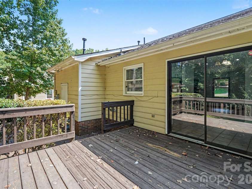 7225 Mcteal Place, Charlotte, NC 28262.  MLS# CAR4421382, YatesRealty ID 8008. 